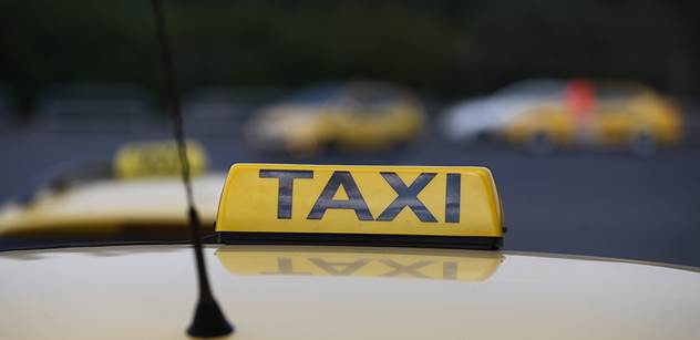 Taxikáři v pondělí ráno zablokují  pražskou magistrálu