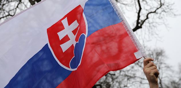 Slovensko vzhůru nohama: Zatčeni policejní exprezident a další hlavouni