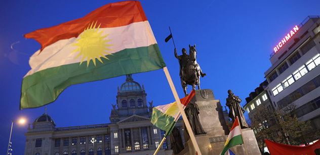 V centru Prahy protestovali Kurdové a jejich příznivci proti turecké invazi v Sýrii