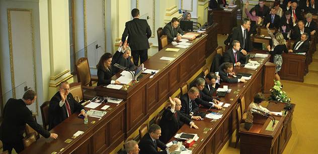 Volný (ANO): Po 25 letech „klondajku“ není v ČR zvykem platit daně