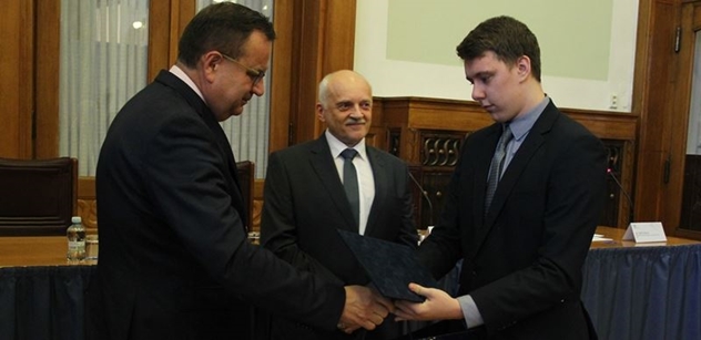 Ministr Jan Mládek předal ceny nejúspěšnějším mladým strojařům v programování CNC obráběcích strojů