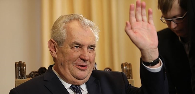 Prezident Zeman přijme na Hradě tři nové velvyslance