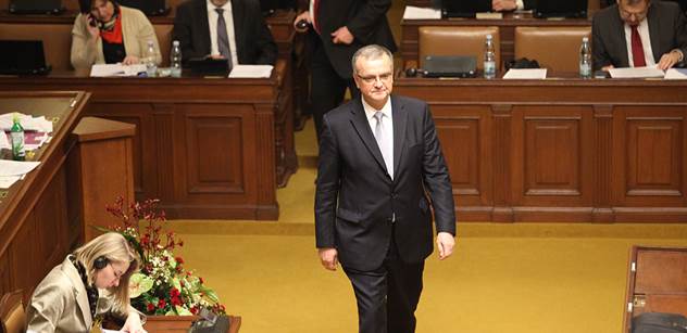 Sněmovna: Kalousek, ODS i komunisti šli proti Babišovi a smáli se mu. A ministr financí...