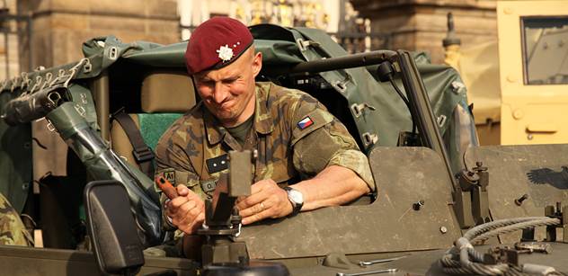 Na Žofínském fóru se bude diskutovat o české armádě a zbrojním průmyslu