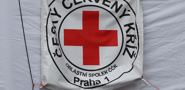 Červený kříž pomáhá s evakuací po protržení hráze Kachovské přehrady