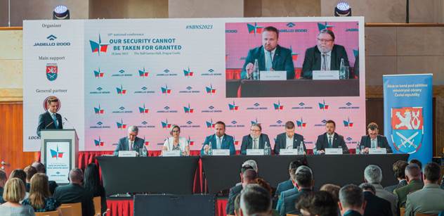 „Vycítí-li Rusko příležitost, znovu zaútočí“. Fiala, Rakušan, Lipavský a Černochová na pódiu konference