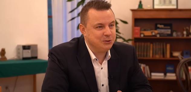Rajchl (PRO): Nemám rád pozéry a namyšlené lidi, kteří si hrají na smetánku