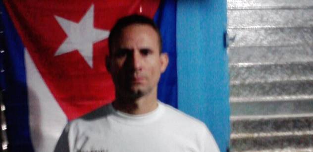 Mířil na české velvyslanectví v Havaně na internet. Zatkli ho