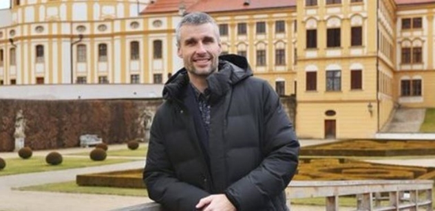 Syn Jourové. Líbí se mu ANO, kandiduje za Rakušana. Teď padlo světlo na jeho byznys