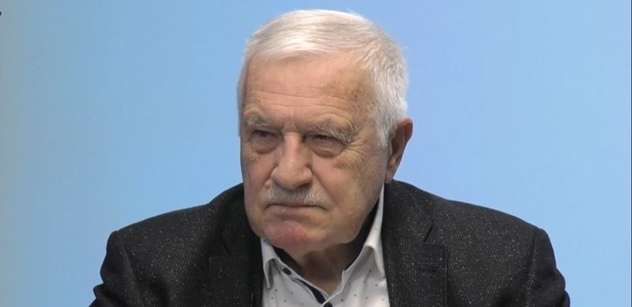 Vláda si přeje co největší inflaci, napadl Fialu v ČT Václav Klaus