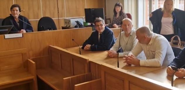 Chtěli jim ublížit informacemi o milenkách, tepala soudkyně státní zástupce z Olomouce