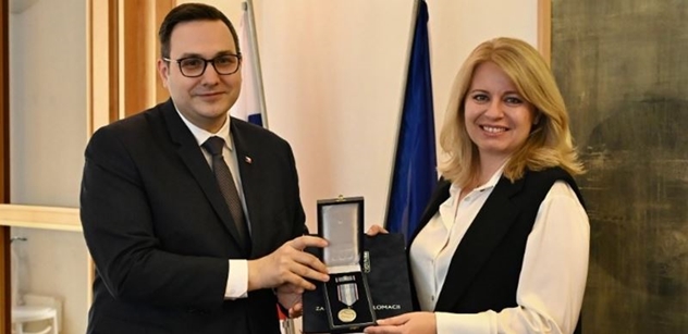 Lipavský ocenil Čaputovou, kavárna se rozplývá blahem