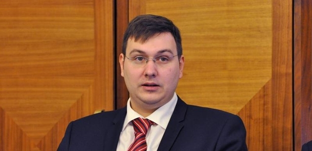 Ministr Lipavský je znepokojen a vyzývá