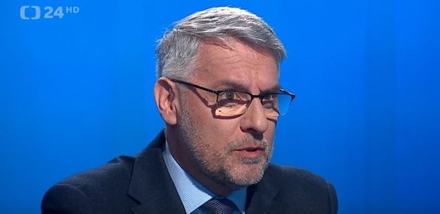 Metnar (ANO): Fialova vláda nikdy neřídila obranu odpovědně