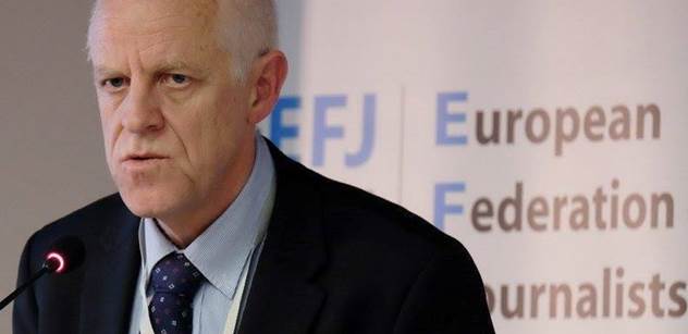 Předseda Evropské federace novinářů:  Vláda nemůže rozhodovat, co je pravdivé. Kdo říká, co je a co není žurnalistika, rozehrává velmi nebezpečnou hru