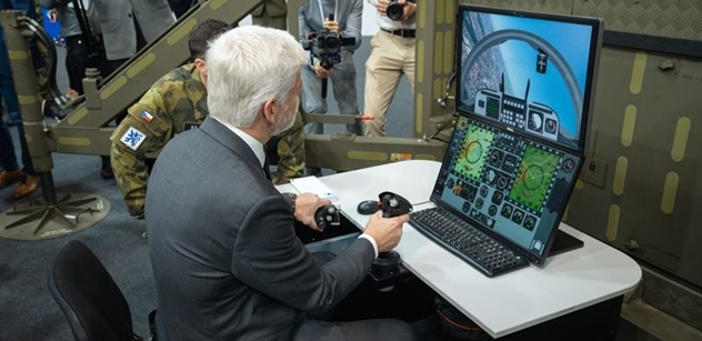 Elita vojenského letectví v Praze. Prezident Pavel vyzdvihuje české technologie