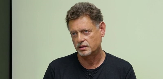 Hon na Vadima Petrova, létají sprosťárny. Ten vysvětlil, jak se věci mají