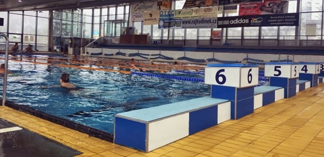 Praha 5: Zvýhodněné plavání pro seniory pokračuje i v příštím roce