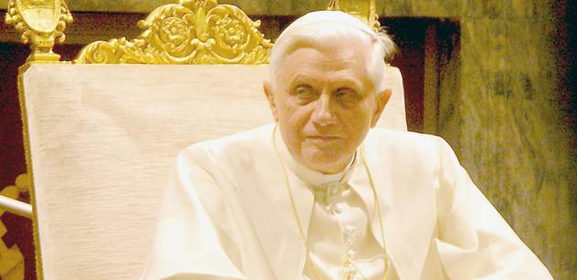 Papež oznámil rezignaci. Už nemá dost sil