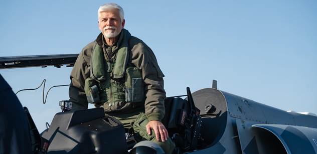 Chtěli vědět, kdo na Hradě řeší milosti. Nic. Ticho. A podezření