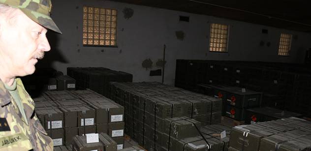 Policie našla v muničním skladu ve Slatině nelegální výbušniny