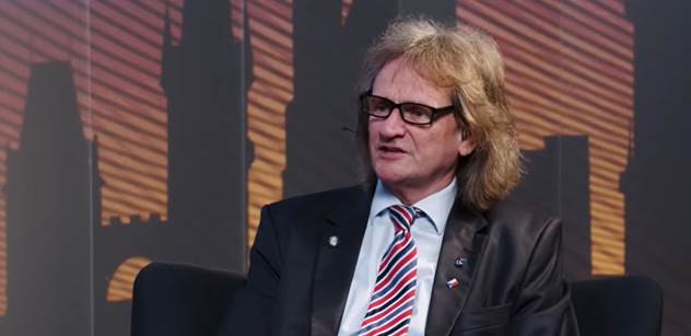 Ševčík: Média lžou, neziskovky manipulují. A lidé tomu věří