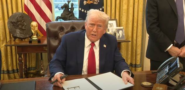 Jsou to miliardy. Zastavené peníze z USA otřesou Českem opravdu hodně