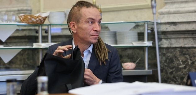 Bartoš (Piráti): Konopí smíte vypěstovat, ale nesmíte sklidit. Absurdní