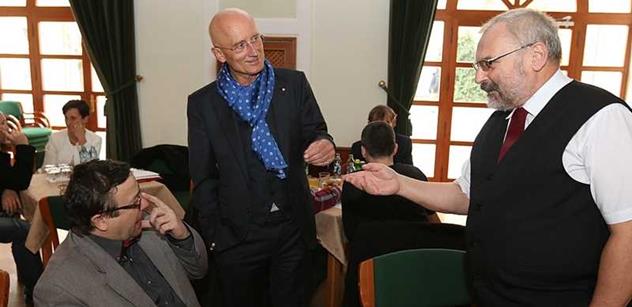 Senátor Ivo Valenta upořádal setkání slováckých starostů. Vytvořili výzvu pro vládu a parlament