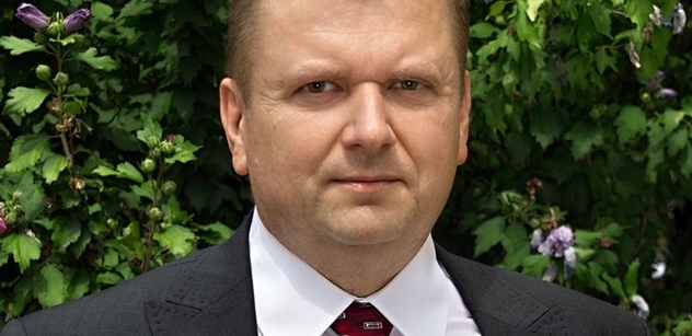 Vích (SPD): Respirátory firmě z USA a Kocourkov v postojích členů vlády.