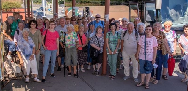 Praha 5: Senioři z Komunitního centra Prádelna zahájili léto celodenním výletem
