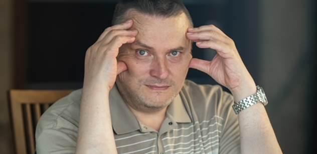 Soudce detailně popsal únos. Pak otočil a uposlechl nadřízené. Skutek se prý nestal. Aby v další větě vše popřel