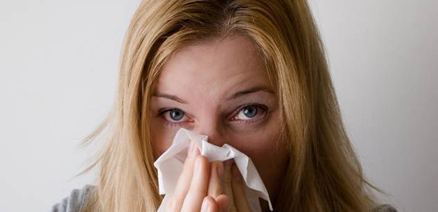 Dlouhodobá rýma může způsobit ztrátu čichu i poruchu sluchu