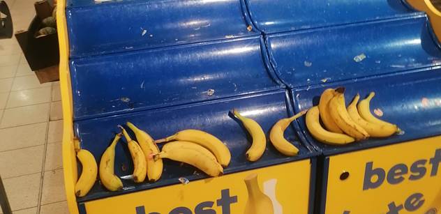 Nad regály bez banánů Čechům došla slova. A peníze