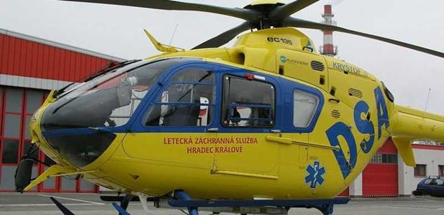 Letečtí záchranáři dali kvůli povodním k dispozici záložní vrtulník 