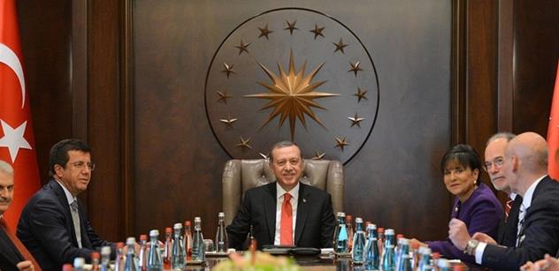  Národ vám neodpustí! Turecký tisk v akci