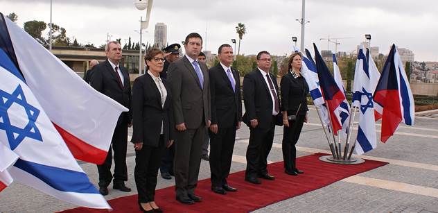 Sněmovní delegace v čele s Janem Hamáčkem je v Izraeli