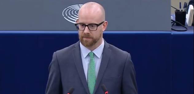 Kolář (TOP 09): Zabavení nemovitostí, kterými Putinovi tečou peníze, je první krok