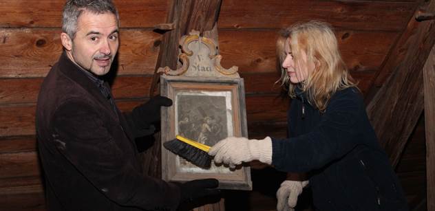 Památkářky zkoumaly obrazy nalezené v klimkovickém kostele
