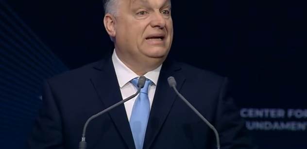 „Oni končí. Vědí to. Bojí se.“ Orbán nabudil mezinárodní publikum