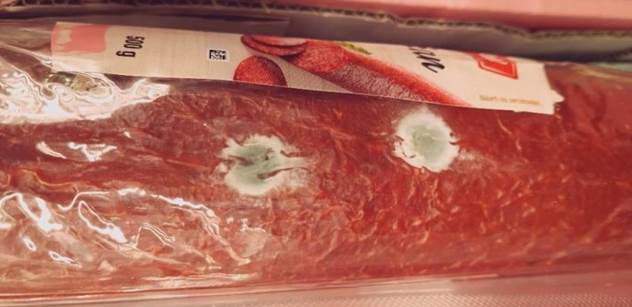 Červi, kovový drát v jídle. Toto v ČR prodávají supermarkety