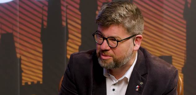 Pospíšil (TOP 09): Přátelé, chtěl bych letos říct ještě jednu věc - Sláva Ukrajině!