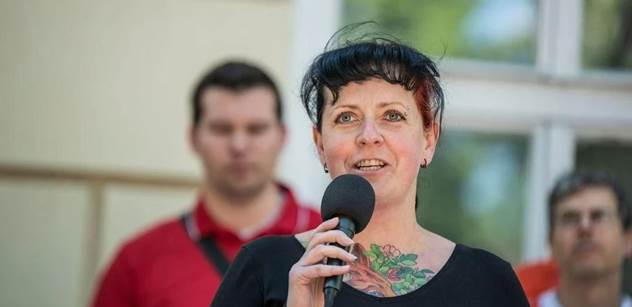 Prokšanová (KSČM): Rozdávají si ocenění za zásluhy a lidé přitom mají sotva na nájem