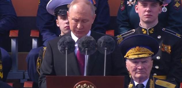 „Ukrajina, rukojmí Západu.“ Putin mluvil a už se to hýbe