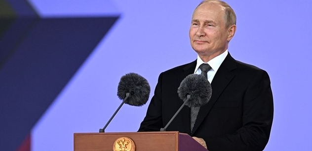 Putin měl promluvit k národu. Čekalo se a nic. V ČT z toho padají smíchy