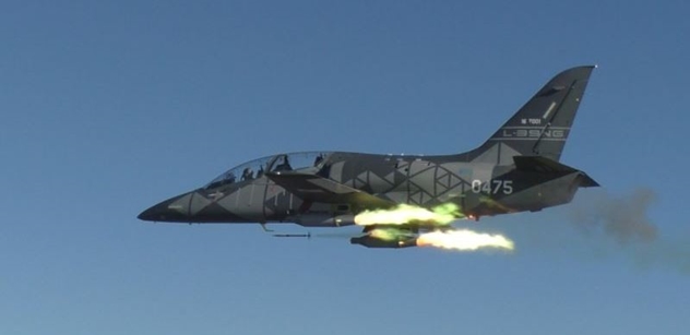 Aero úspěšně provedlo zkoušky zbraní u nové generace letounů