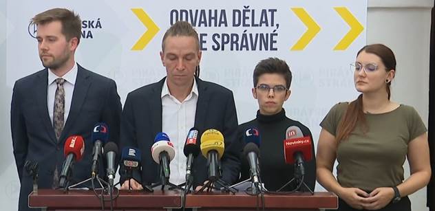 Bartoš neposlouchal. Informace o průšvihu měl od února, tvrdí developeři