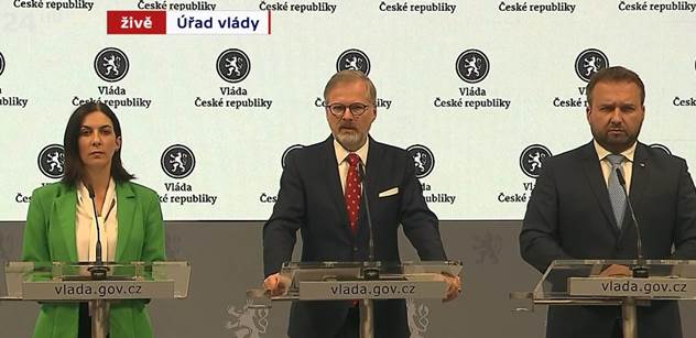 Piráty nikdo nevyhazuje, vzkázal Fiala. „S Bartošem jsem to hodinu řešil a pak mu sdělil rozhodnutí“