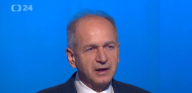 Krádež v Louvru: Kdo za to může, ptají se Francouzi