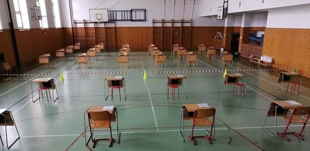 „Slavné“ covid testy: Učitelky poslaly FOTO, s čím se potýkají. Plus roušky ze záclon